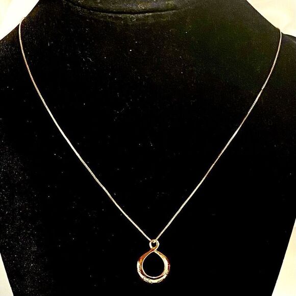 AON Rose Gold Vermeil “My Sister My Friend” Necklace - Picture 4 of 11